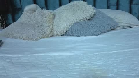 Emma online show from March 21, 7:19 pm