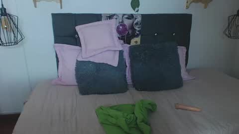 Tell me Emma online show from April 15, 2:50 pm