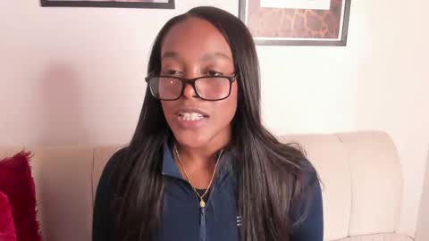 emma_jonness online show from April 23, 6:32 pm