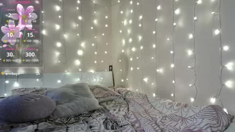 emma_just online show from March 8, 8:07 am