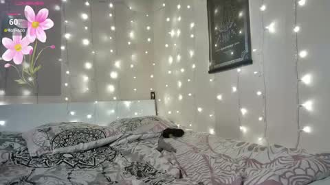 emma_just online show from May 13, 4:02 pm