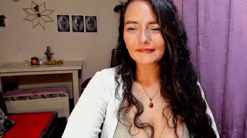  emma luxy online show from April 9, 6:19 am