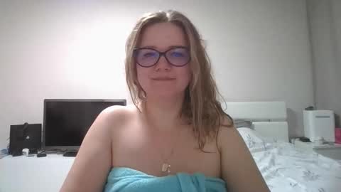 emma_misty_ online show from March 10, 9:08 pm