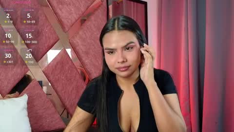 EMMA REVEES  online show from April 14, 5:18 am