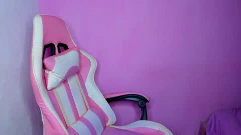 Emma online show from April 28, 3:43 am