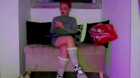 Emma online show from March 3, 8:18 pm