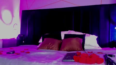 Emma online show from February 10, 8:00 pm