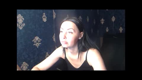 EmmaGoldX online show from June 1, 9:00 am