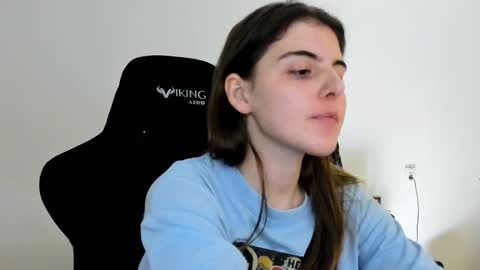 Emma online show from December 5, 7:59 pm