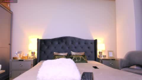 Emma online show from February 18, 11:48 pm