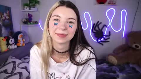 emmie_everly online show from June 20, 1:58 pm