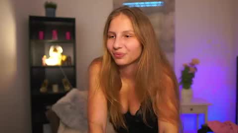 Emmie online show from March 11, 2:31 pm