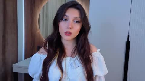 Dina online show from December 14, 2:06 am