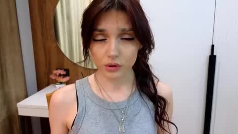 Dina online show from February 5, 1:52 am