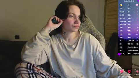 esajukyy online show from April 2, 3:42 pm