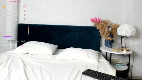 Esme Runn online show from September 17, 3:37 am