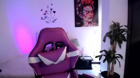 Esmeralda online show from March 14, 7:37 pm