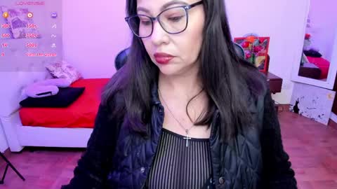 esme online show from May 28, 3:32 pm