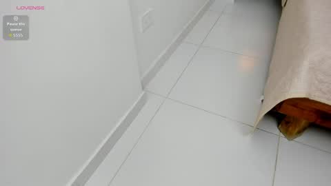 Esmeralda online show from April 12, 7:49 pm