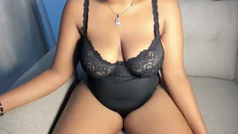 Esme online show from January 5, 10:57 pm