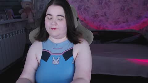 estelle_hicks online show from April 12, 6:54 pm