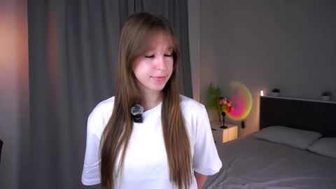 Lily online show from July 20, 5:47 pm