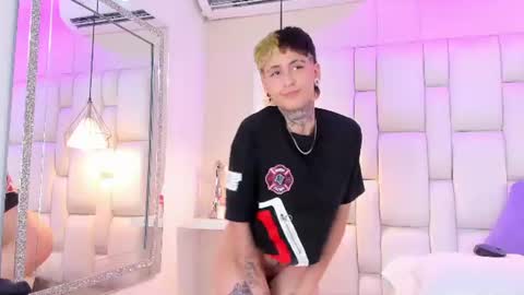 Ethan online show from June 26, 6:42 pm