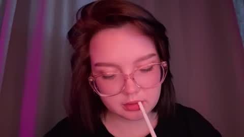 eva_kittenn online show from December 15, 12:10 pm