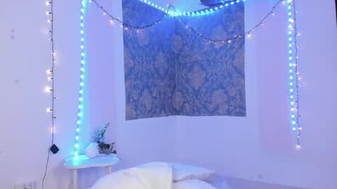 Eva  online show from April 22, 10:01 am