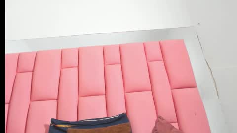 evaa_white online show from January 8, 5:50 pm