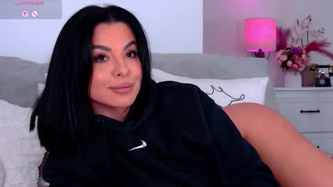 evareyss online show from April 22, 3:53 pm