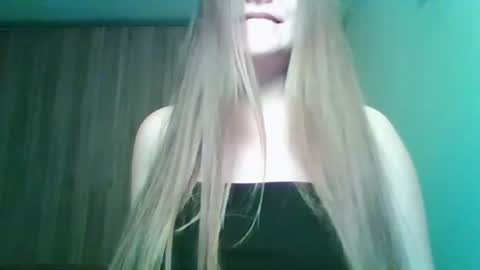 evasapples2026 online show from March 17, 9:52 pm