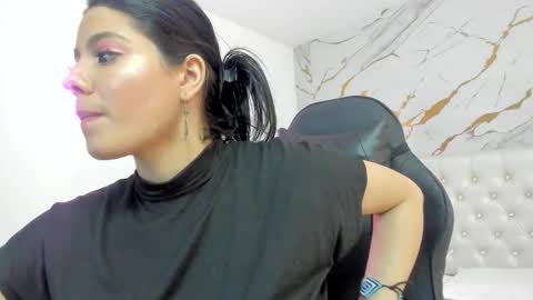 evelin__thompsson online show from March 25, 3:45 am