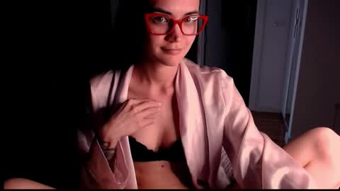 Evelyn online show from March 5, 11:50 am