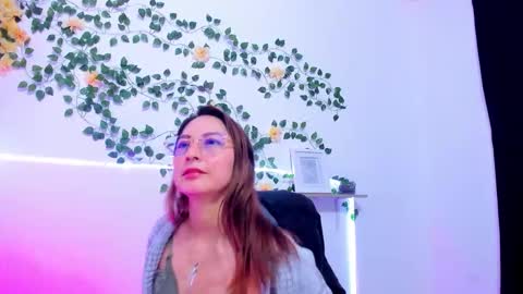 evelyn_miller___ online show from March 11, 7:49 pm