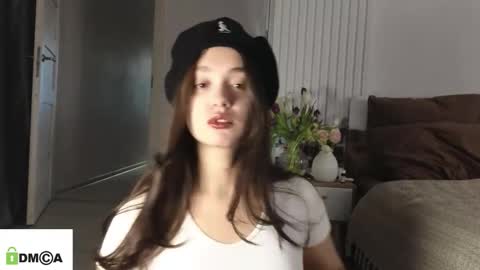 evi_woow online show from March 13, 5:58 pm