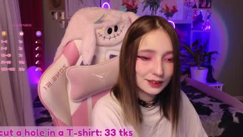 Evie online show from April 12, 10:45 pm