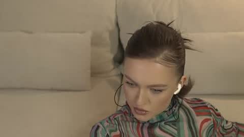 evyfxclaire online show from July 3, 3:45 am