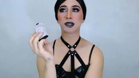 expensive_elise online show from May 6, 9:57 am