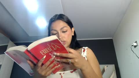 fairylatin online show from July 5, 8:25 pm