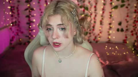 Vi  online show from March 19, 5:28 pm