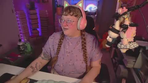 FatVeronica online show from June 25, 7:15 pm