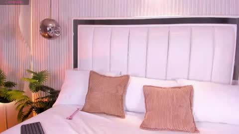 Fiorela online show from April 14, 4:12 am