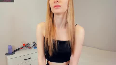 Kira online show from April 17, 3:52 am