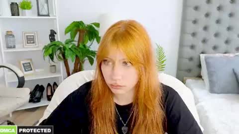 fleur_fox online show from July 16, 9:25 am