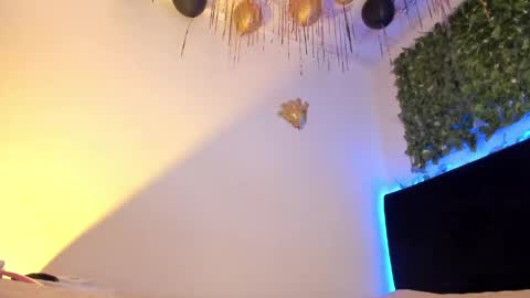 lia online show from May 31, 1:28 pm