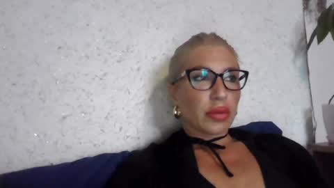 fox_red_lady7 online show from June 14, 4:07 pm