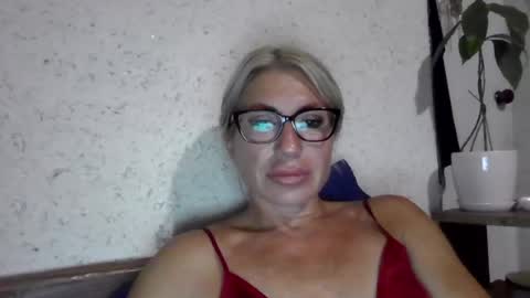 fox_red_lady7 online show from June 25, 8:10 pm