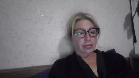 fox_red_lady7 online show from June 3, 8:25 pm