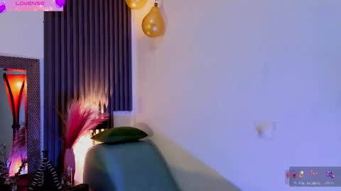 Fransheska online show from May 28, 11:41 am
